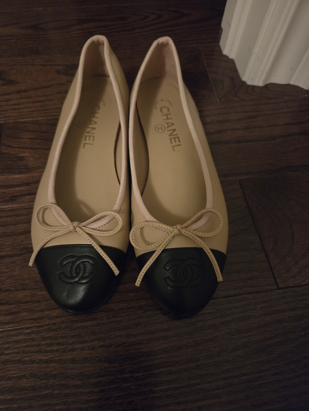 CHANEL Two-Tone Leather Cap-Toe Ballet Flats in Beige and Black - Picture 6 of 7